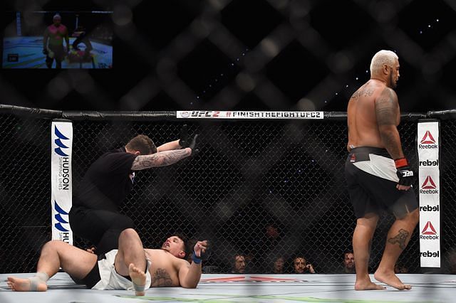 Mark Hunt delivered a number of walk-off knockouts, including this one on Frank Mir.