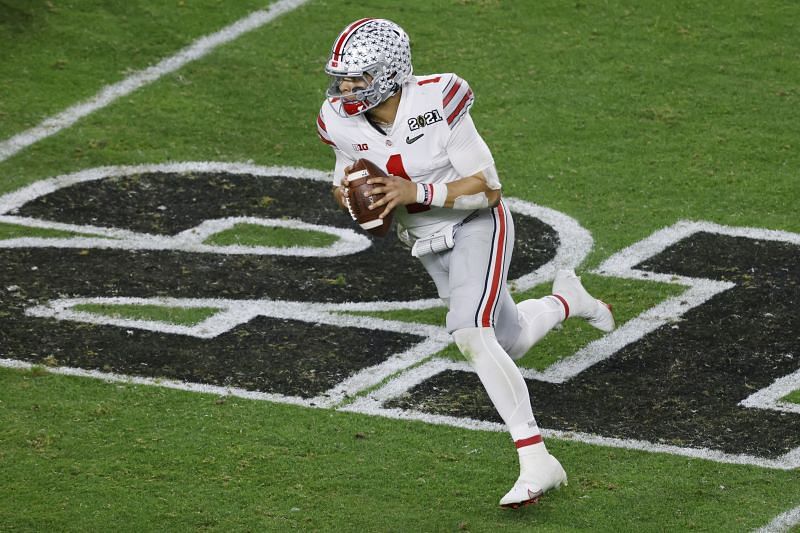 Qb Justin Fields playing for Ohio State