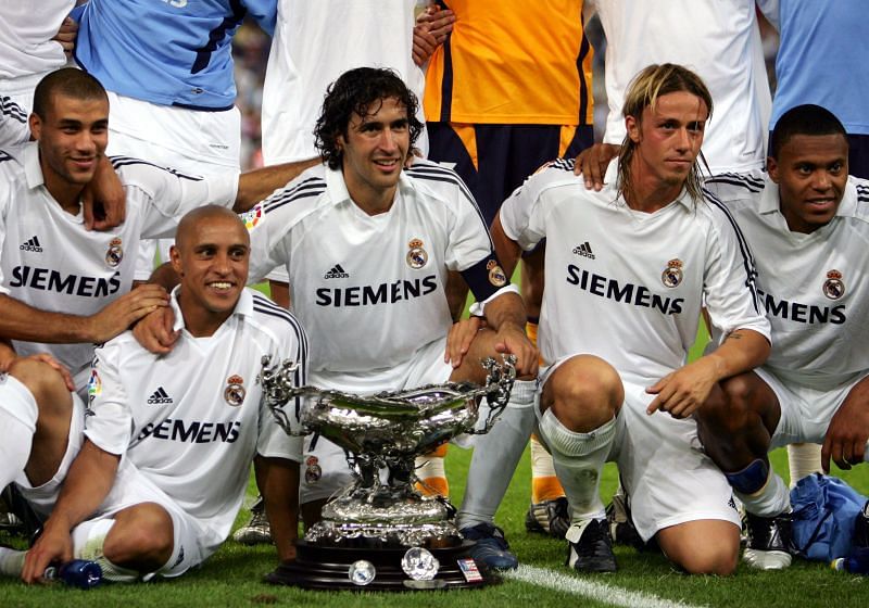 Roberto Carlos (second from left)
