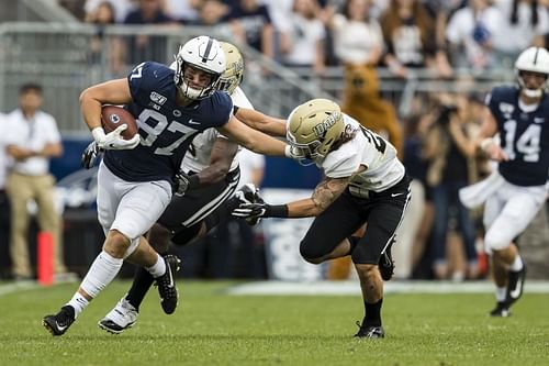 TE Pat Freiermuth while playing with Penn State.