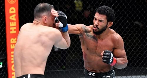 Rafael Alves (Left) fought Damir Ismagulov in the opening bout of UFC Vegas 27 prelims