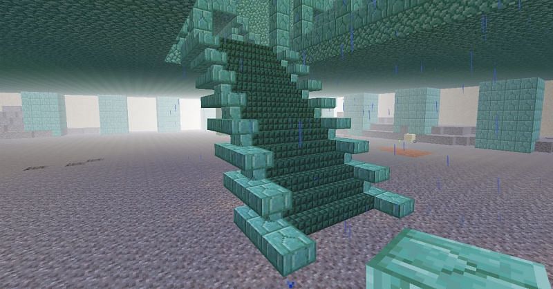 One staircase using Prismarine Bricks (Image via u/penguinlasrhit25 on Reddit)