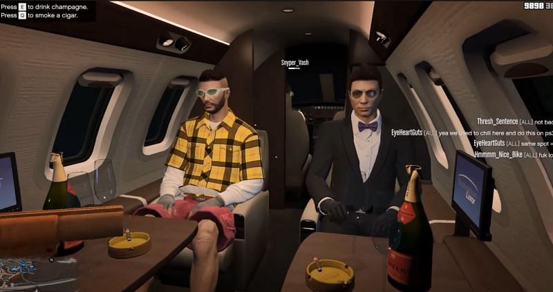 Some players chilling inside a Luxor Deluxe (Image via ScorchXII (YouTube))
