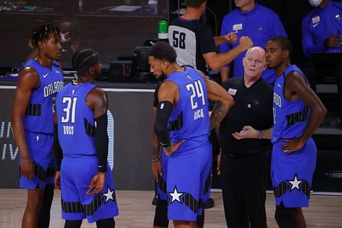 Steve Clifford of the Orlando Magic talks to his team