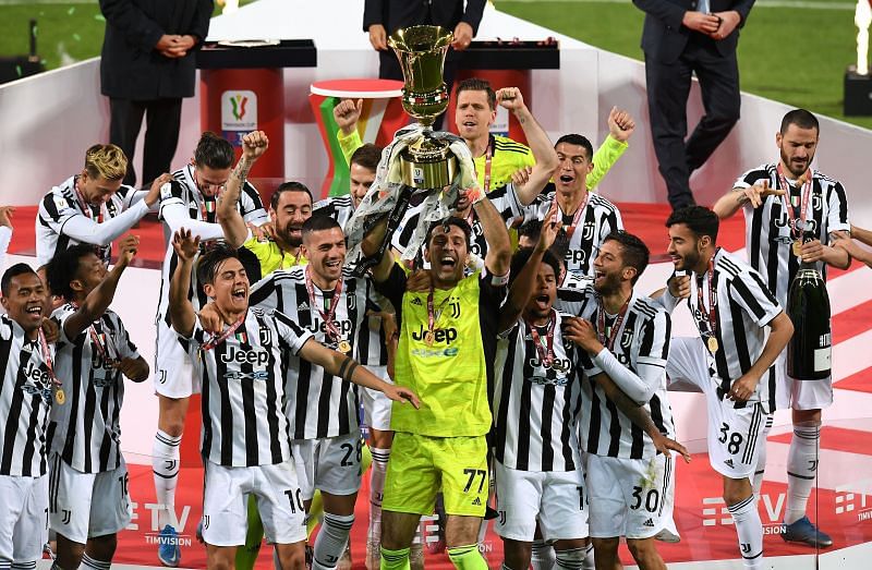 Juventus celebrate their 2020-21 Coppa Italia title.