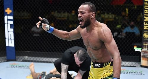 Carslton Harris became the 19th fighter in UFC history to win a fight via submission due to an anaconda choke