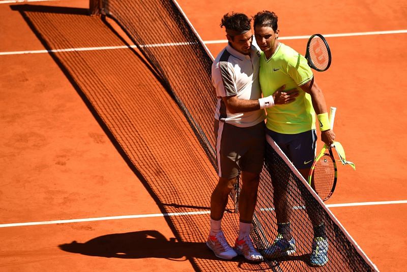 Roger Federer (L) and Rafael Nadal