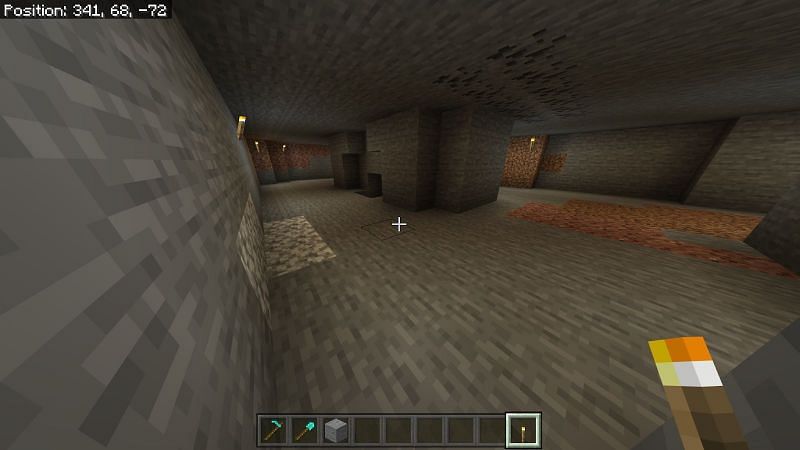 Building rooms in the Hobbit Hole Minecraft