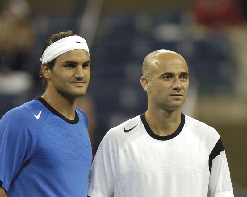 Roger Federer (L) and Andre Agassi