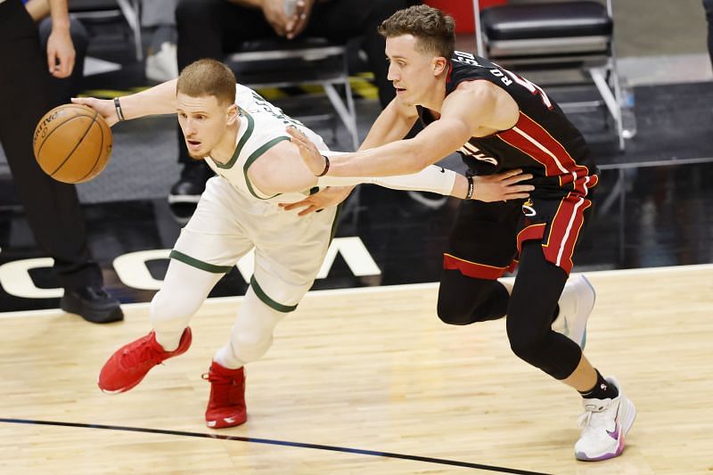 Donte DiVincenzo #0 of the Milwaukee Bucks in action