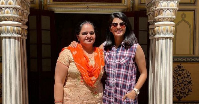 Priya Punia with her late mother (Image Credits: Priya Punia/ Instagram)