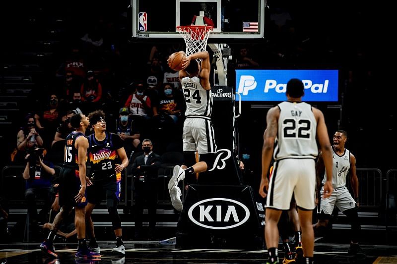 Devin Vassell finishes a dunk [Image: NBA.com]