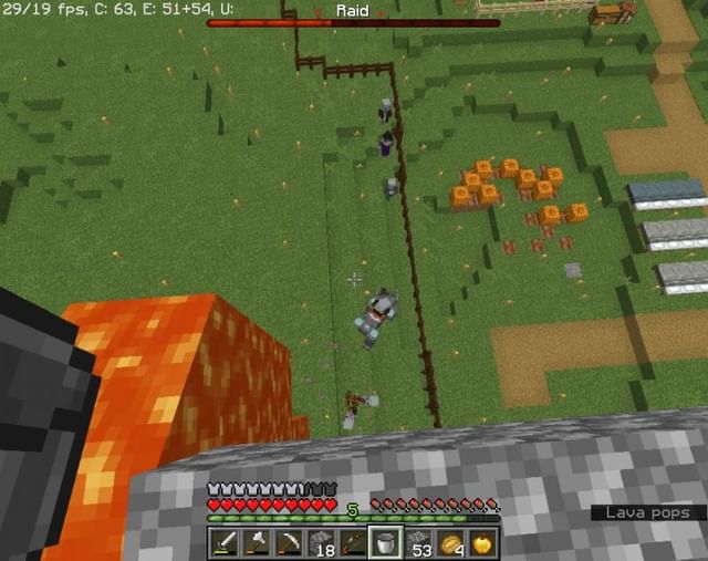 5 best tips to beat a Minecraft Pillager raid