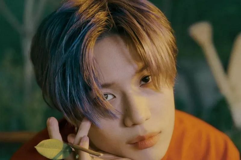 Fans shower Taemin with love as he gets ready to enlist (Image from Soompi)