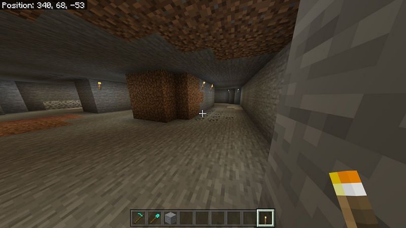 Building rooms in the Hobbit Hole Minecraft