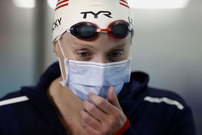 Katie Ledecky trains for Tokyo Olympics in backyard pool