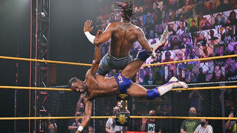 Leon Ruff hits the crucifix bomb on Isaiah