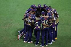 KKR के ट्वीट पर राजस्थान रॉयल्स ने दिया मजेदार जवाब, शाहरुख़ खान की मूवी की याद दिलाई