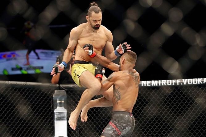 5 of the flashiest strikers in the UFC right now