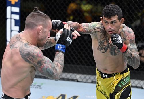 Diego Ferreira (right) and Gregor Gillespie (left) at UFC Vegas 26