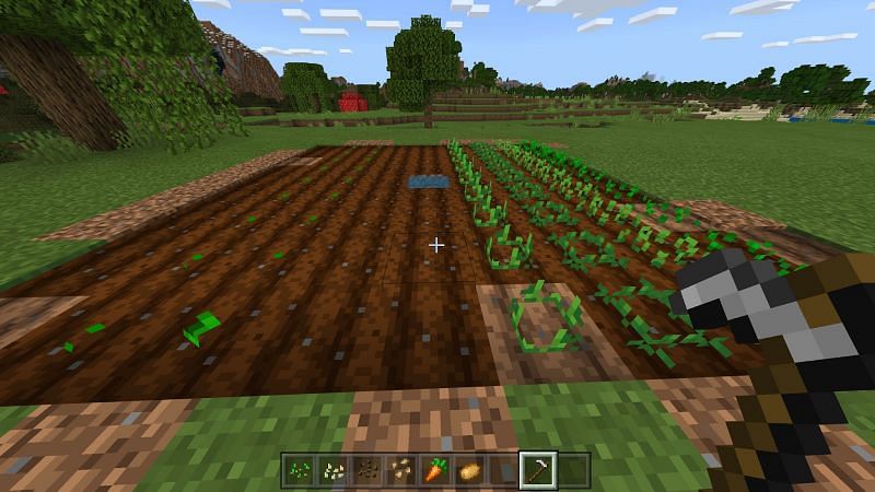 Tilling the land to make farm Minecraft