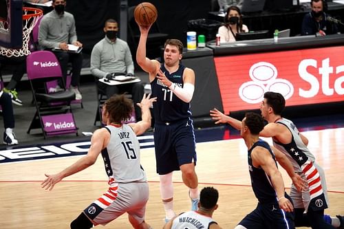 Dallas Mavericks v Washington Wizards