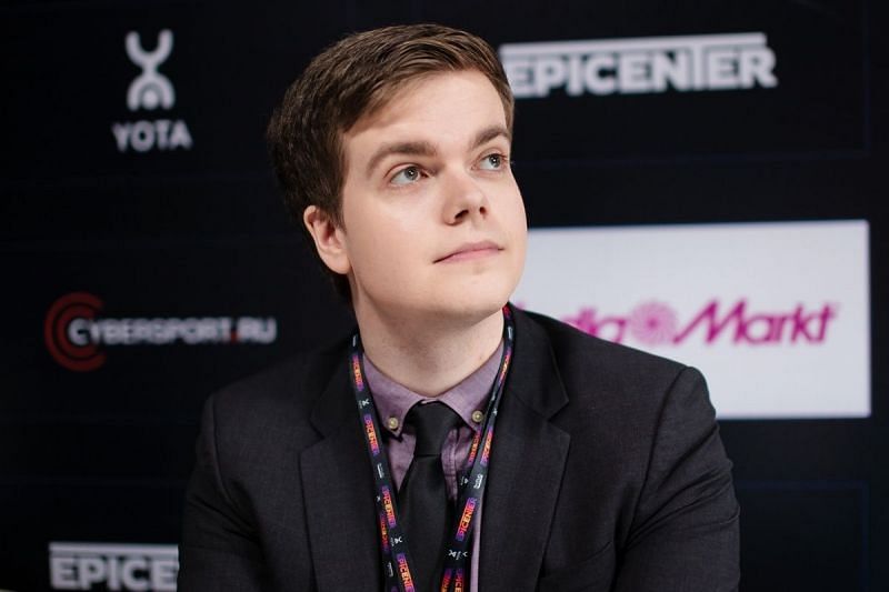 ODPixel is known for his ability to cast games with exceptional speed (Image via Epic Esports)