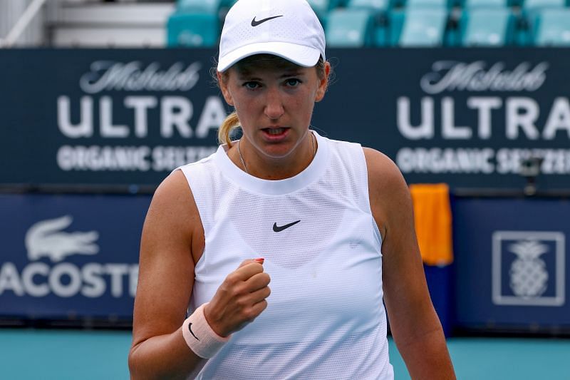 Victoria Azarenka pumps her fist