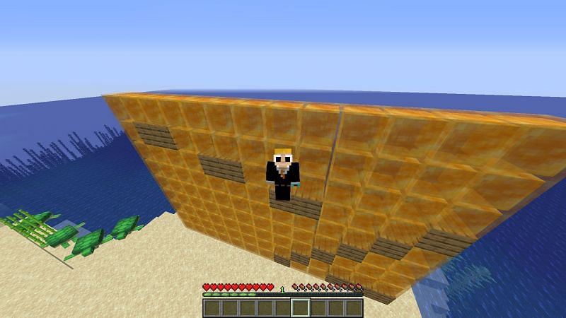Entities on the side of a honey block will slowly fall down in Minec (Image via u/Sirconborg on Reddit)