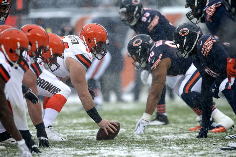 Cleveland Browns v Chicago Bears: Tretter gets set to snap the ball