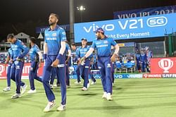 Aakash Chopra picks 3 players the Mumbai Indians should retain or use the RTM card for
