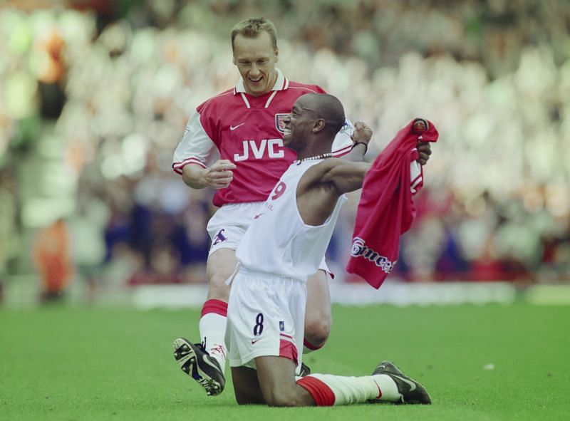 Ian Wright rejoices after becoming Arsenal&#039;s all-time top scorer.