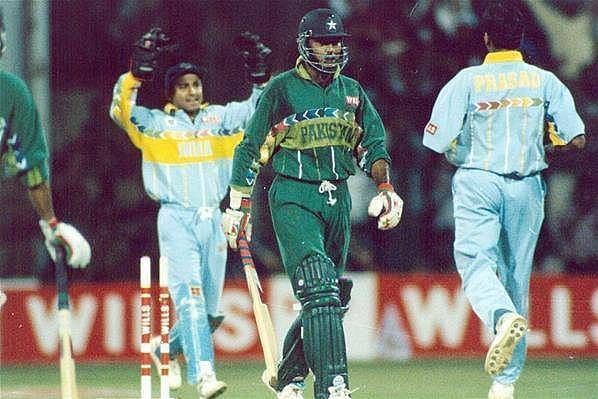 Aamir Sohail walks back after being dismissed by Venkatesh Prasad during the 1996 World Cup quarterfinal