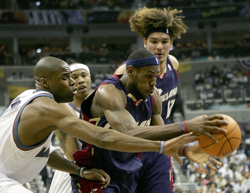 LeBron James (center) in action during a regular-season game in the 2005-06 NBA season