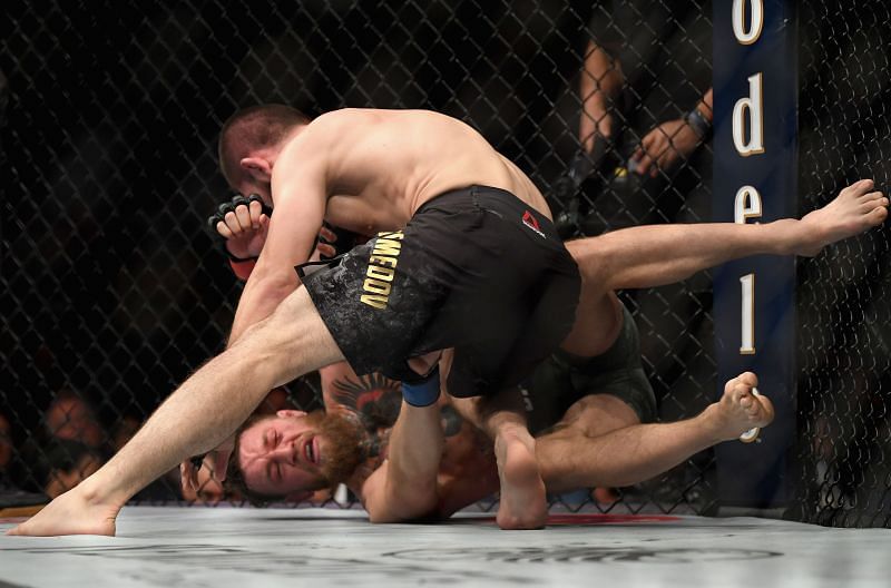 Conor McGregor grabbed the cage with his toes