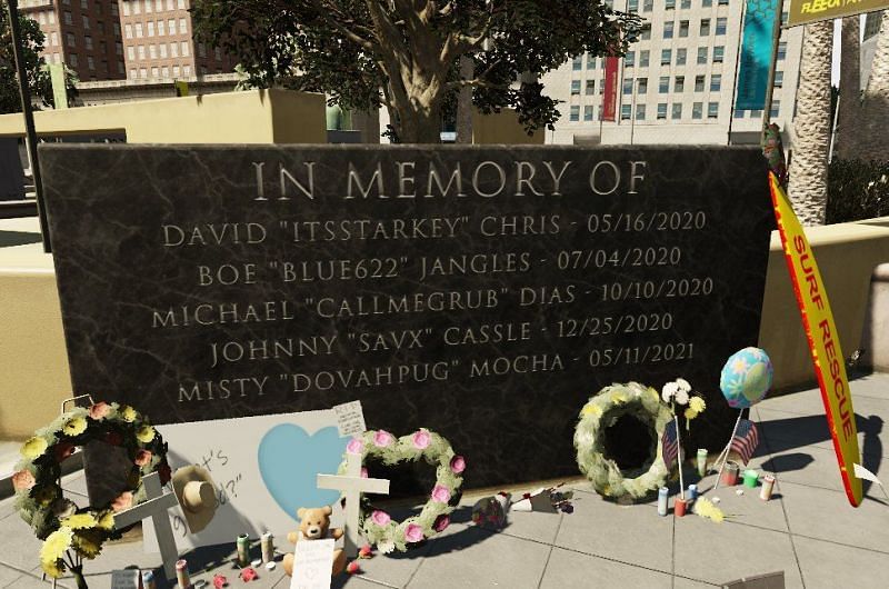 A plaque honoring her and other NoPixel members (Image via GINX Esports TV)