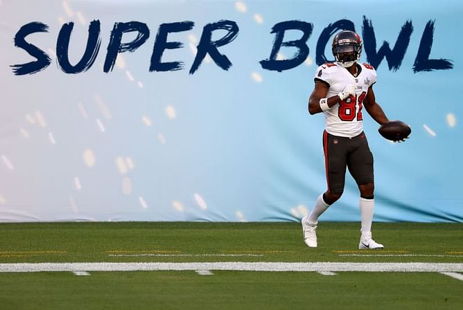 Is Antonio Brown a Hall of Famer? How does the Buccaneers WR matchup against others?