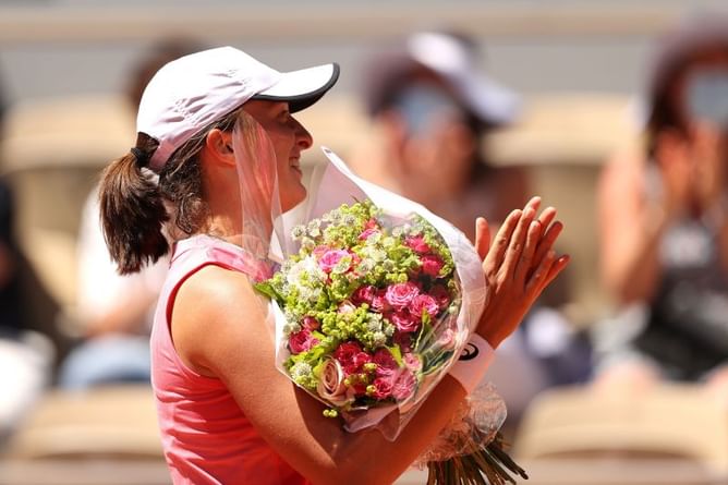 Iga Swiatek reveals training with Rafael Nadal gave her a lot of "positive energy", says it was "really nice" to see Nadal joking & being sarcastic