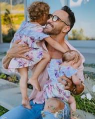 Faf Du Plessis with his two daughters