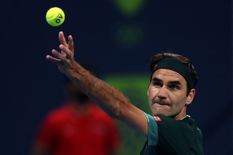 Roger Federer prepares to serve