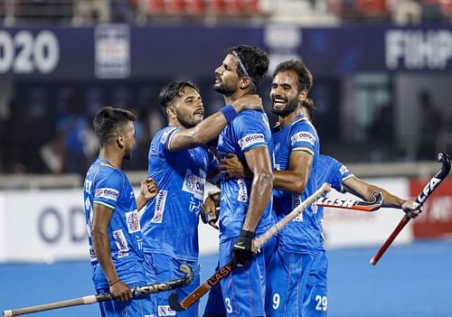 Rupinder Pal Singh (C) celebrates after scoring in the FIH Pro League in 2020. (Source: HI)