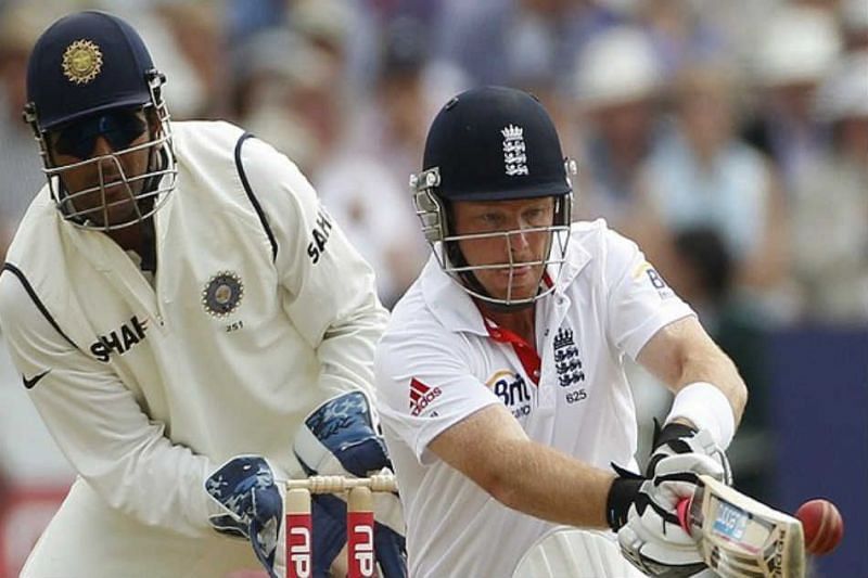 MS Dhoni (L) and Ian Bell during India&#039;s tour of England in 2011