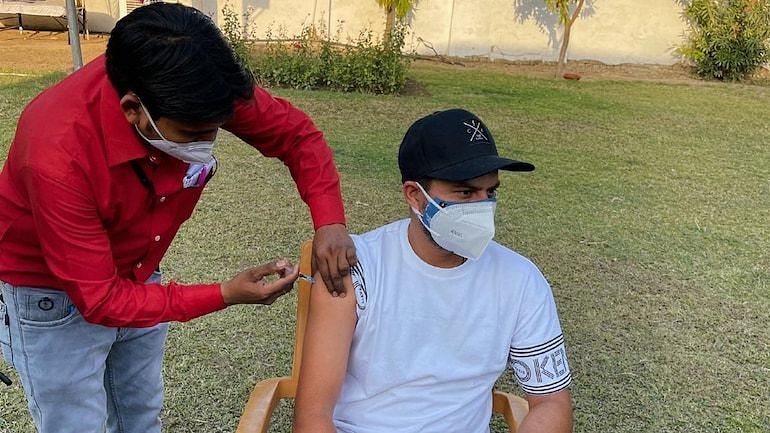 Kuldeep Yadav&#039;s controversial photo of getting COVID-19 vaccine at a guesthouse