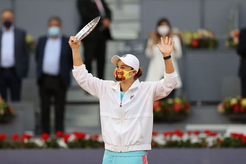 Ashleigh Barty with the runners-up shield at the 2021 Mutua Madrid Open