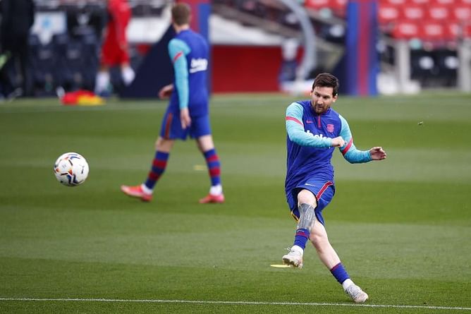 Lionel Messi willing to take a pay cut, allowing Barcelona to sign Dortmund striker - Reports