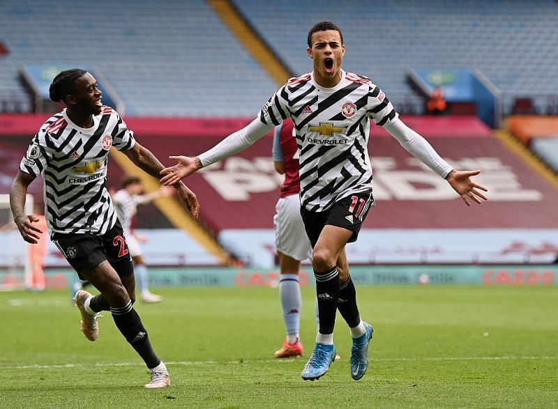 Aston Villa v Manchester United - Premier League