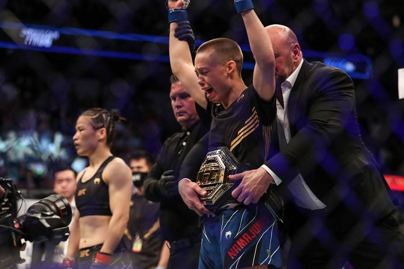 Rose Namajunas wins the strawweight title from Zhang Weili at UFC 261