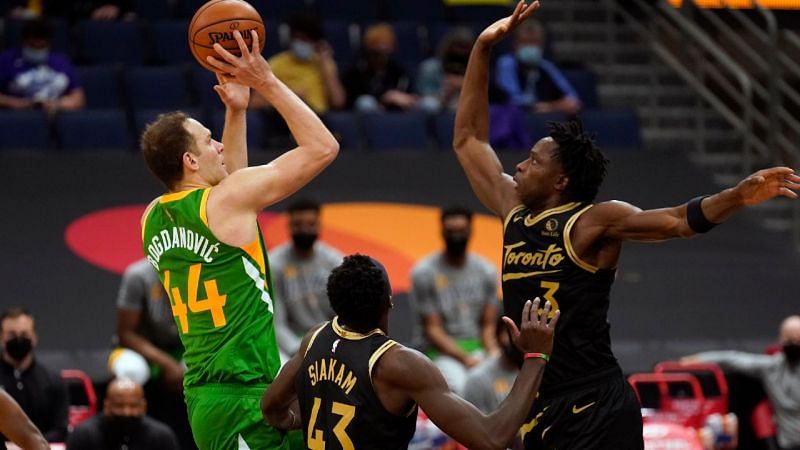 Bojan Bogdanovic attempts a shot [Image: Chris O&#039;Meara/AP]