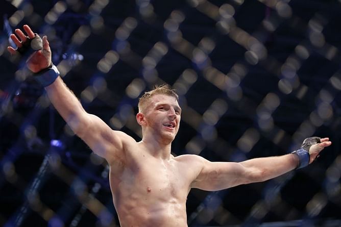 "There's a reason you weren't fighting ranked opponents" - Arman Tsarukyan claps back at Dan Hooker's fight offer on Twitter