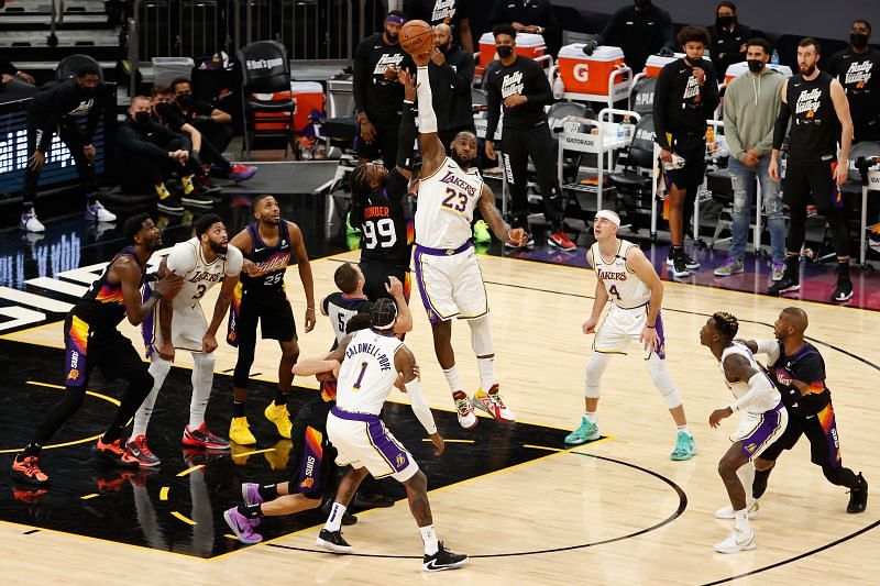 Los Angeles Lakers v Phoenix Suns